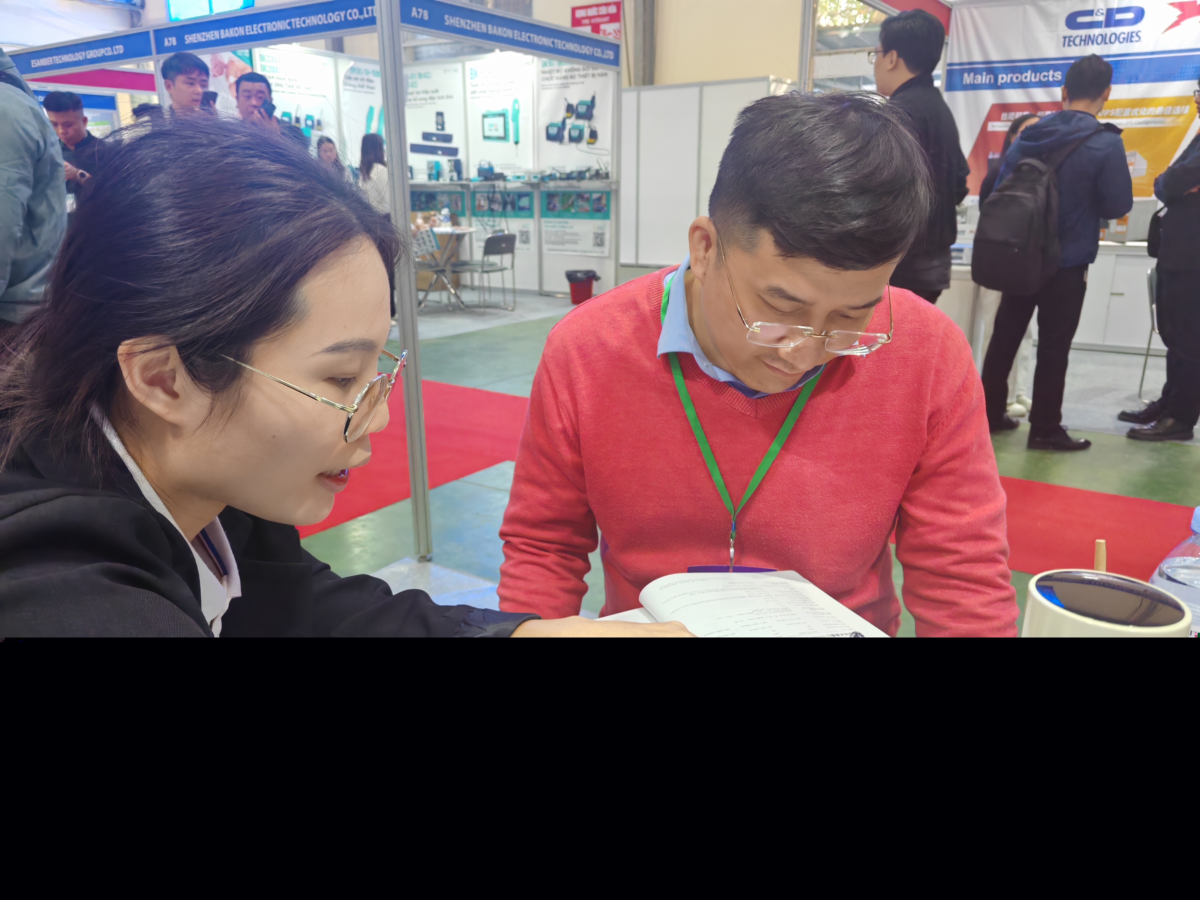 展會(huì)第一天 (1)